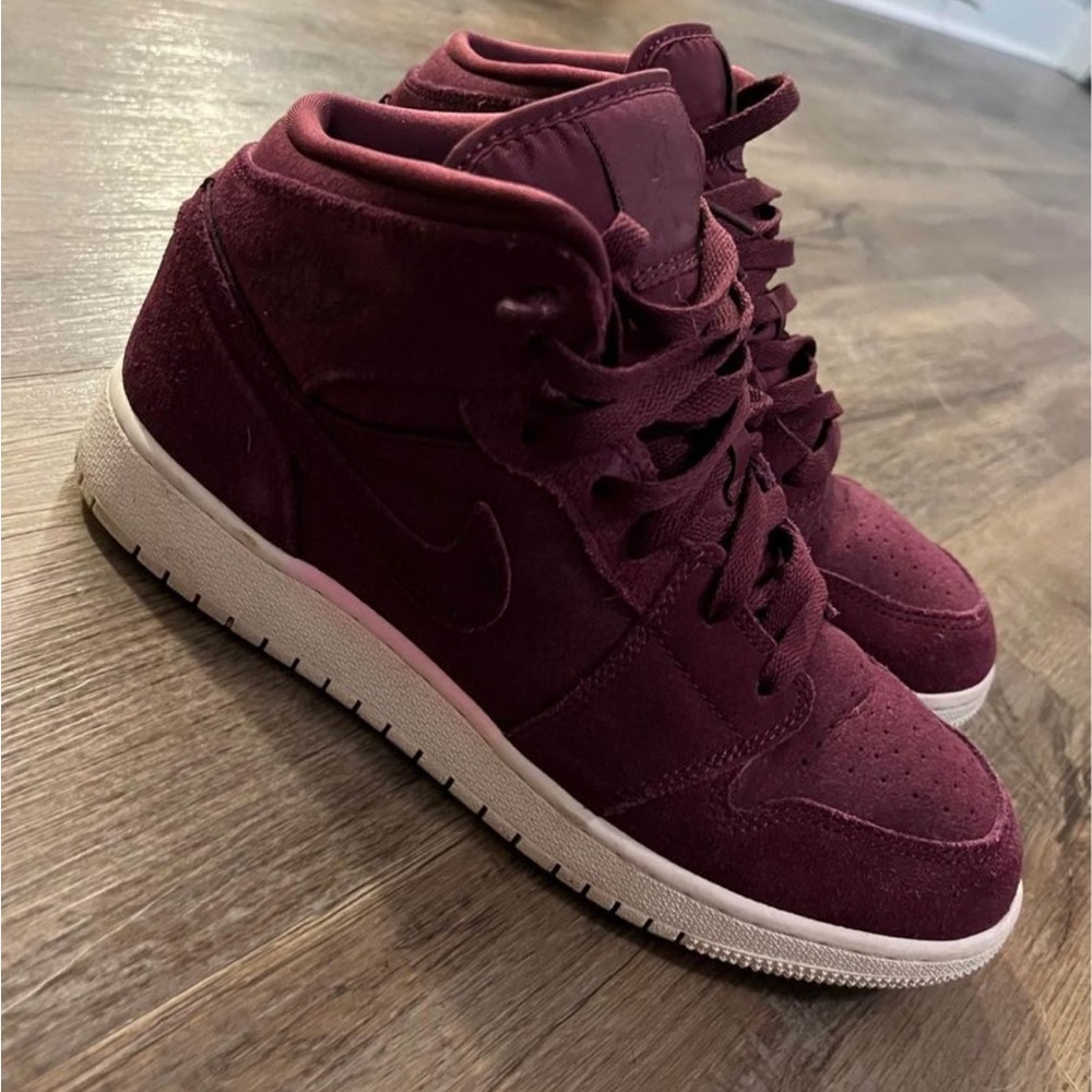 Jordan 1’s‼️ - Picture 2 of 6